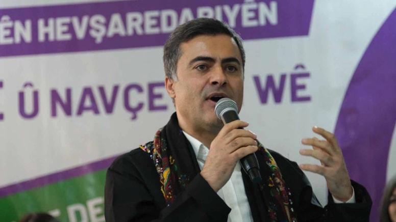 Van'da DEM Parti adayı Zeydan'ın belediye başkanlığı AKP'ye verildi
